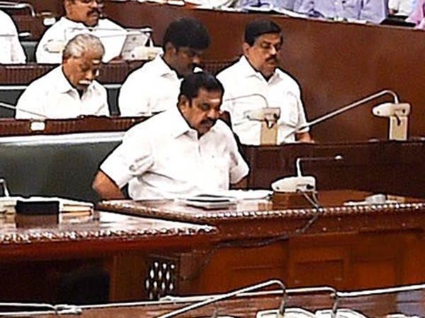 நீதிமன்றத்தில் ஆஜர் நீதிமன்றத்தில் ஆஜர்