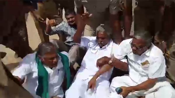 Erode Farmers protest against high voltage transmission line project 