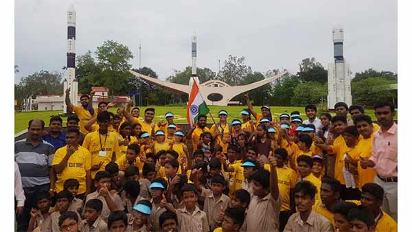 Govt school kids witness Chandrayan 2 launch 