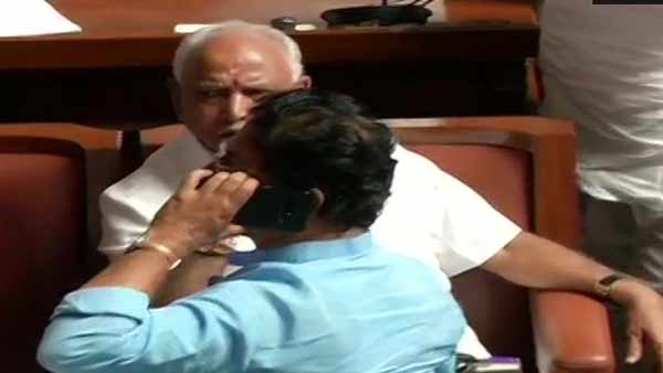 இரவெல்லாம் சட்டசபையில் உறக்கம் 