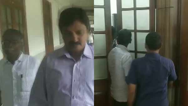 கர்நாடகா சட்டசபையில்... 