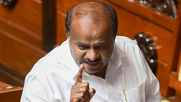 அப்படியே செய்தார் 