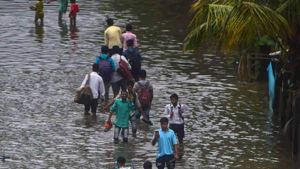 9 விமானங்கள் மாற்று பாதை 