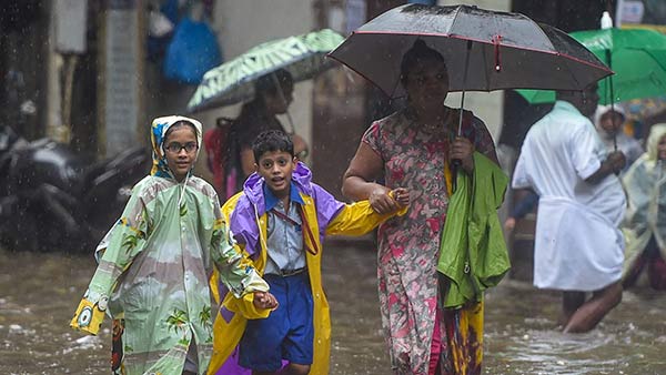 Mumbai Rains: IMD issues red alert 