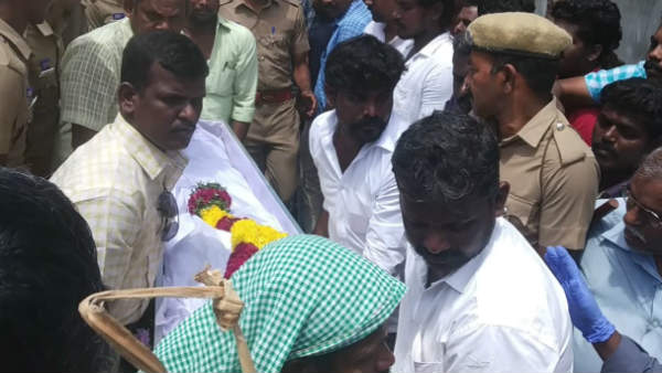  நிற்கதியாக 3 குழந்தைகள்