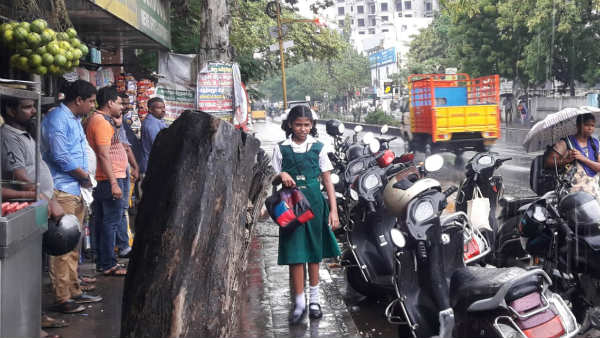 Moderate rains hit in Chennai 