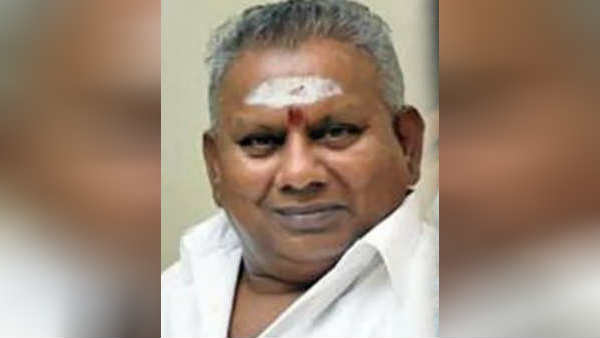 ராஜகோபாலுடன் வாக்கு வாதம் ராஜகோபாலுடன் வாக்கு வாதம்