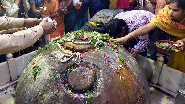 தமிழ்நாட்டில் ஆடி வட இந்தியாவில் சாவன்