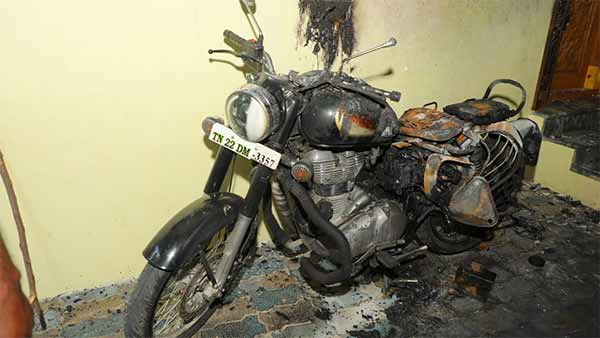 Two bikes fire near Chennai by mysterious people 
