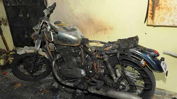 Two bikes fire near Chennai by mysterious people 