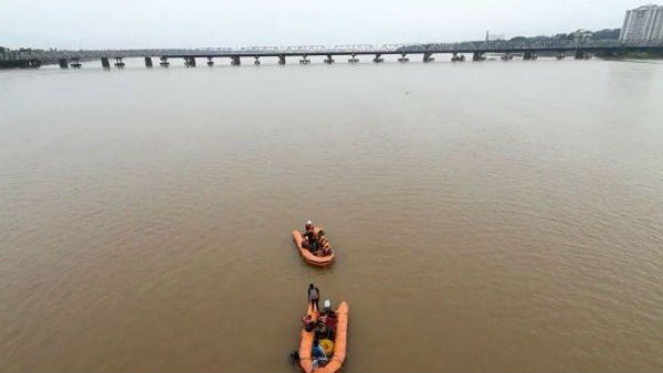 எப்படி தெரியாது 