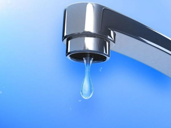  பட்டனை அமுக்கினால் நீர்