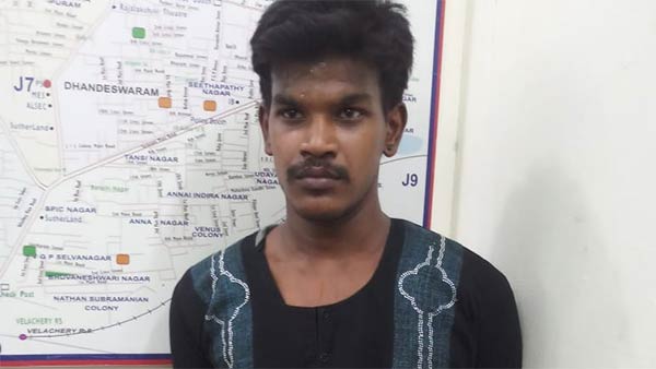 அலறி ஓடினார் 