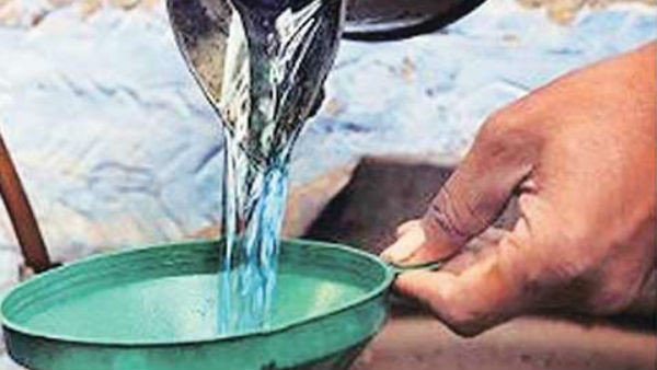 மண்ணெண்ணெய் குடித்தார் 