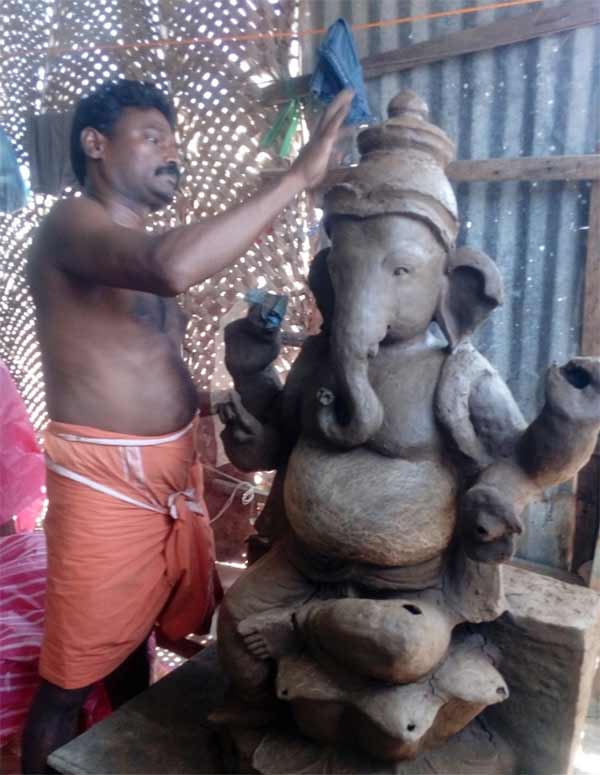 தண்ணீரில் எளிதில் கரையும்