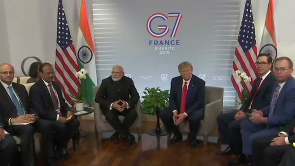  பேசி மகிழ்ந்த நண்பர்கள் 