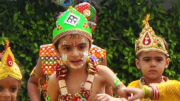 விஷம் தடவிய அரக்கி