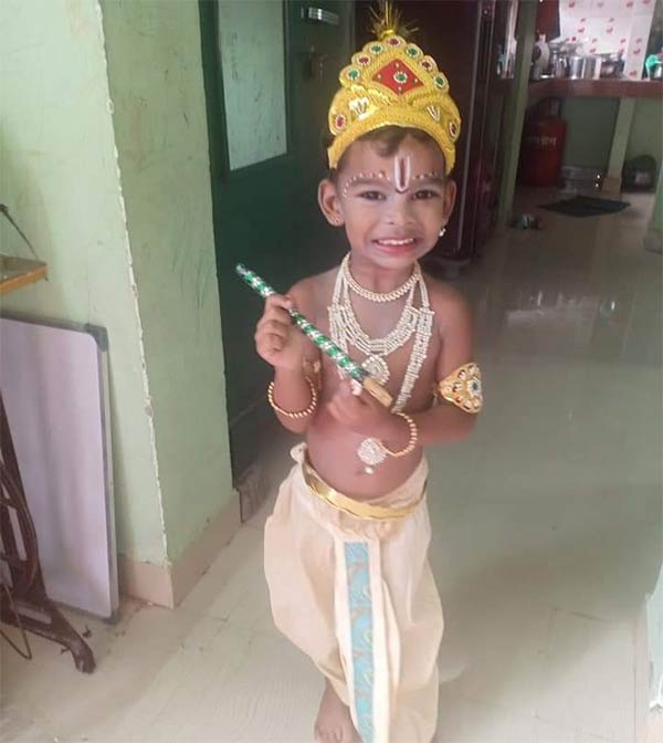 குட்டிக்கண்ணனின் அருளாசி