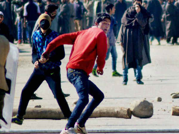 கடும் கட்டுப்பாடு விதிப்பு 