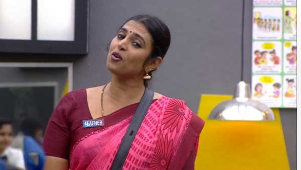 கஸ்தூரி டீச்சர் 