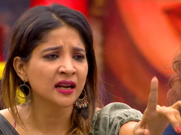 கஷ்டம் சாக்ஷி 