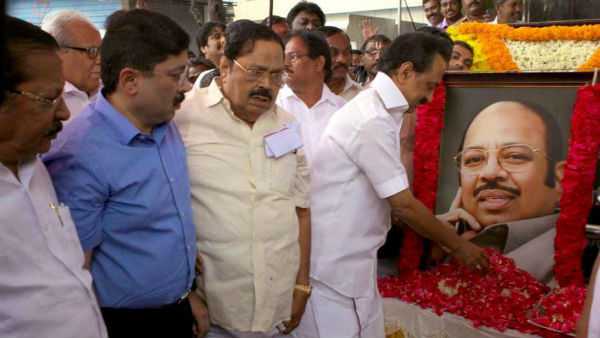 DMK send rice to Nilgiris flood affected places DMK send rice to Nilgiris flood affected places