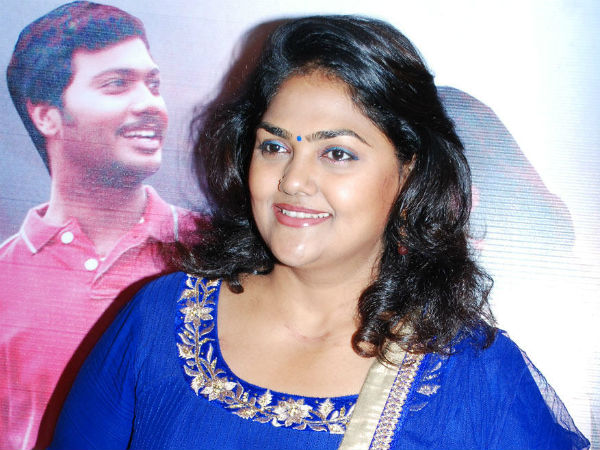 நிரோஷா மூக்கு 