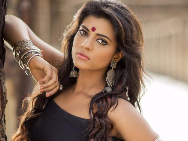 அழகு இதில்? 