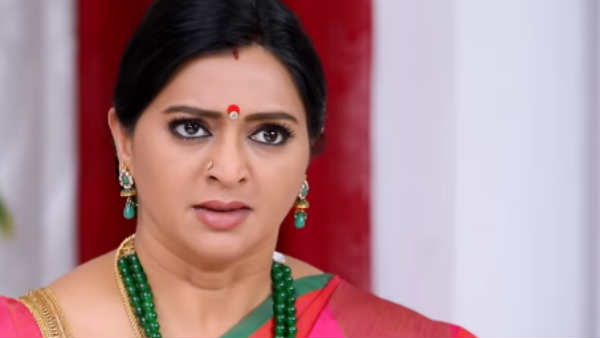 அம்மாவுடன் பூர்ணா 