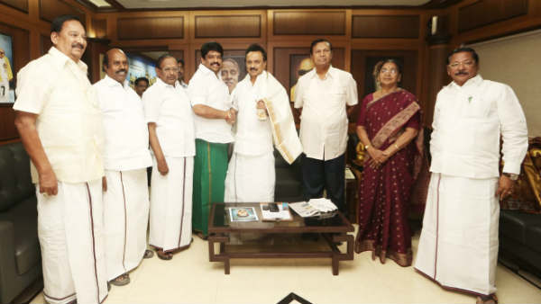 AMMK Dist Secretary joins to DMK 
