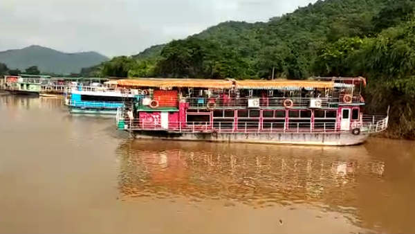 61 missing as boat capsizes Godavari River in East Godavari district 