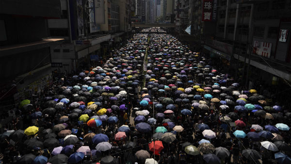 Hong Kong youths protest turn into violence: Army deployed in many places Hong Kong youths protest turn into violence: Army deployed in many places