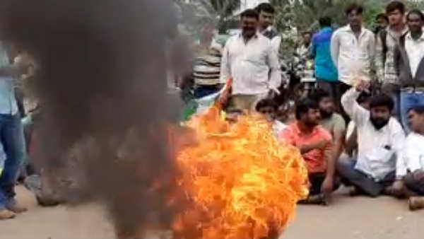 டயர்கள் எரிப்பு 