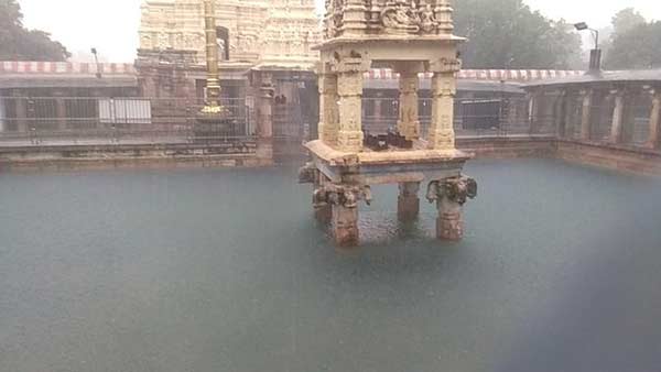  Flood water enters the premises of Mahanandiswara Swamy Temple in Kurnool district 