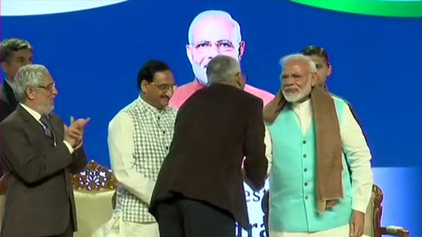இந்தியில் 
