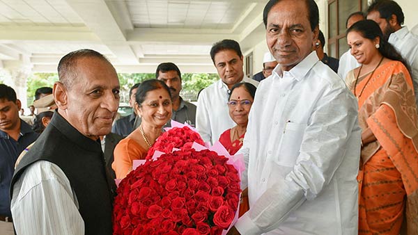 narasimhan accorded warm farewell before his leaves for chennai narasimhan accorded warm farewell before his leaves for chennai