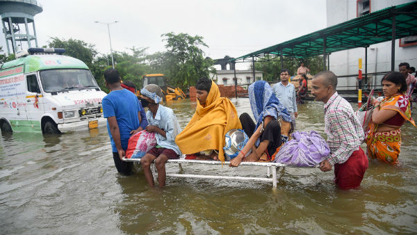 Many dead in UP, Bihar rain and flooded 