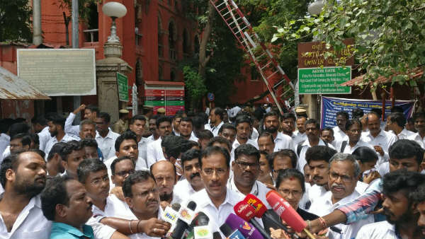 advocates stage protest in support of madras hc cj 