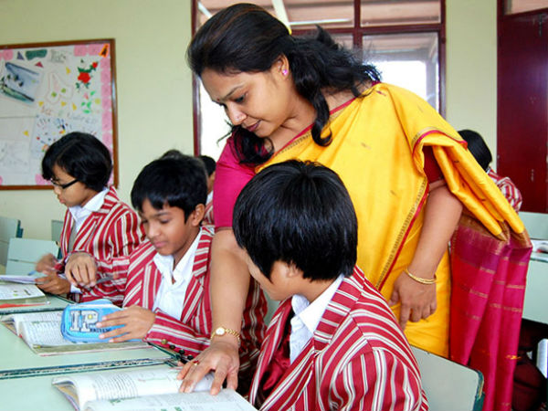 எந்த துறை ஆசிரியர் 