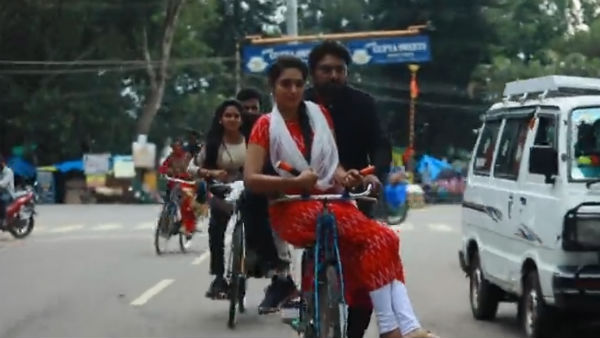 முன்னால் சைக்கிளில் 