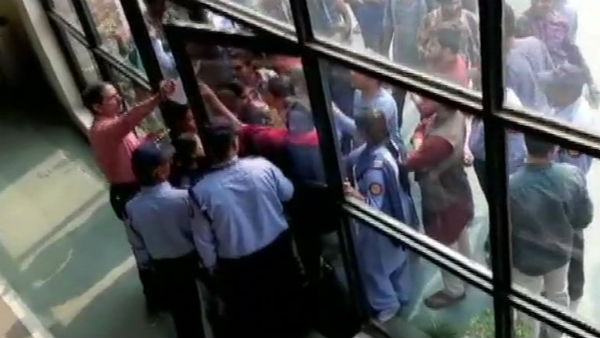 Protest in JNU: The administration says that Students stopped an ambulance 