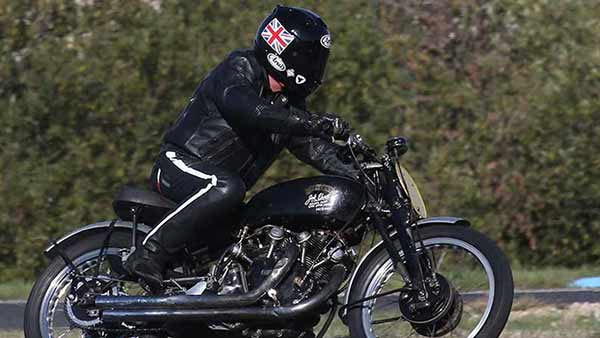 வாகனத்தில் கவனம் வாகனத்தில் கவனம்