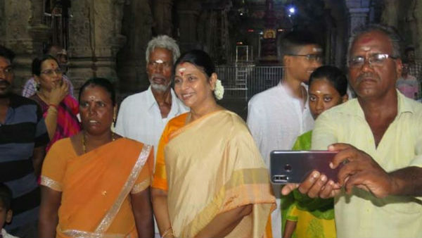 durga stalin and premalatha vijayakanth visits palani murugan temple 