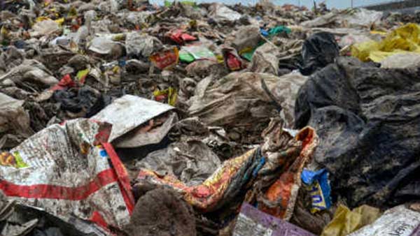 தேங்கிய குப்பை 