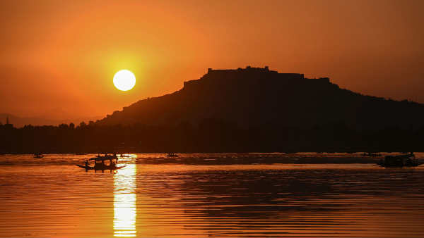 இணைசேவை மட்டும் இல்லை இணைசேவை மட்டும் இல்லை