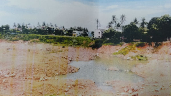 hc issues notice to collector on lake encroachment