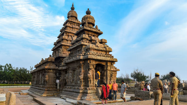 அழகை ரசித்தனர் 