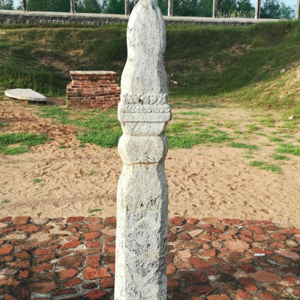 புறநானூறு காட்டும் கல்வேல் புறநானூறு காட்டும் கல்வேல்