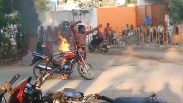 வேலுமயில் 