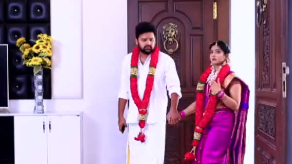 பவித்ரா நிலாவாக 